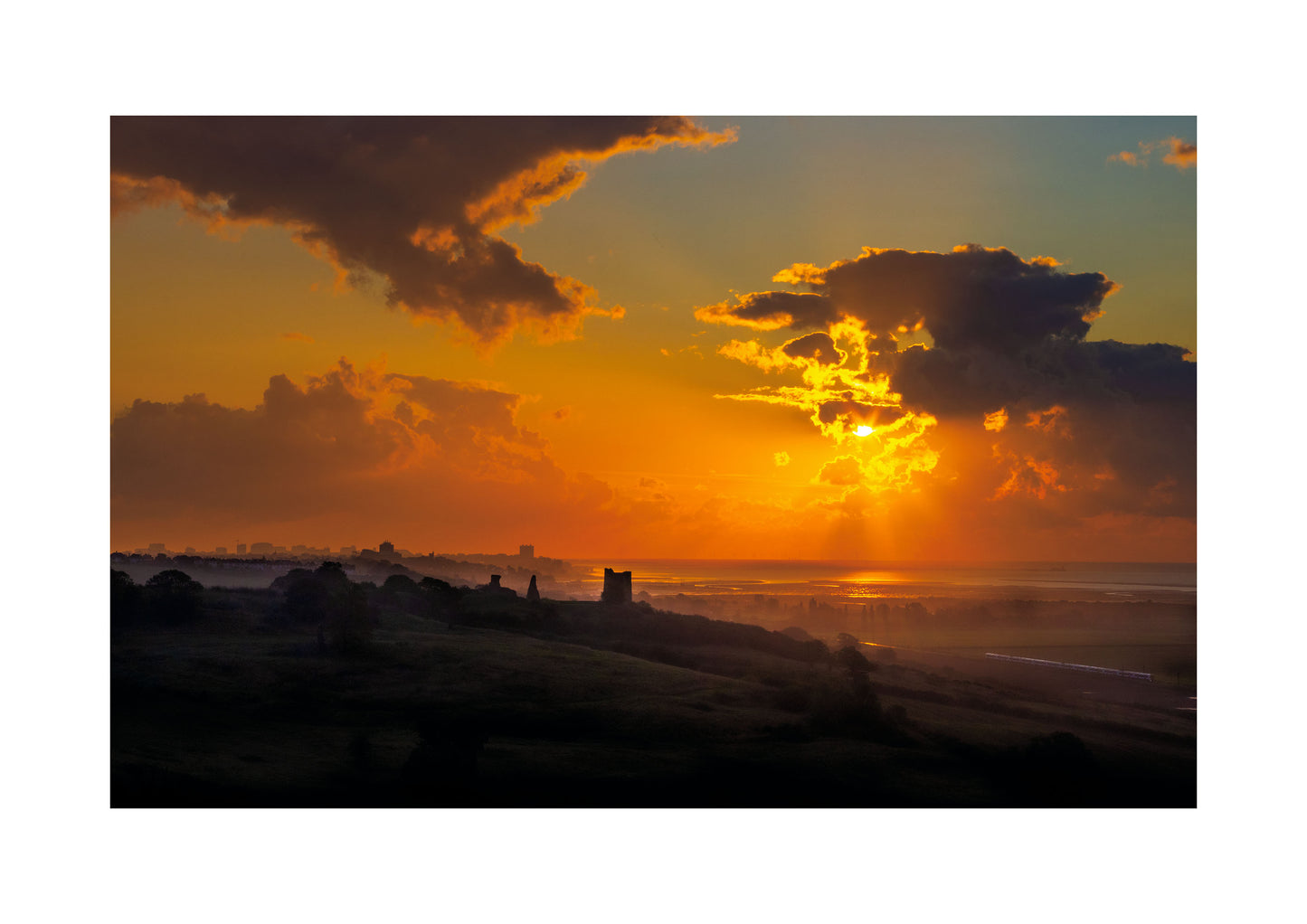 Hadleigh Castle at Sunrise – Historic Ruins and Thames Estuary View