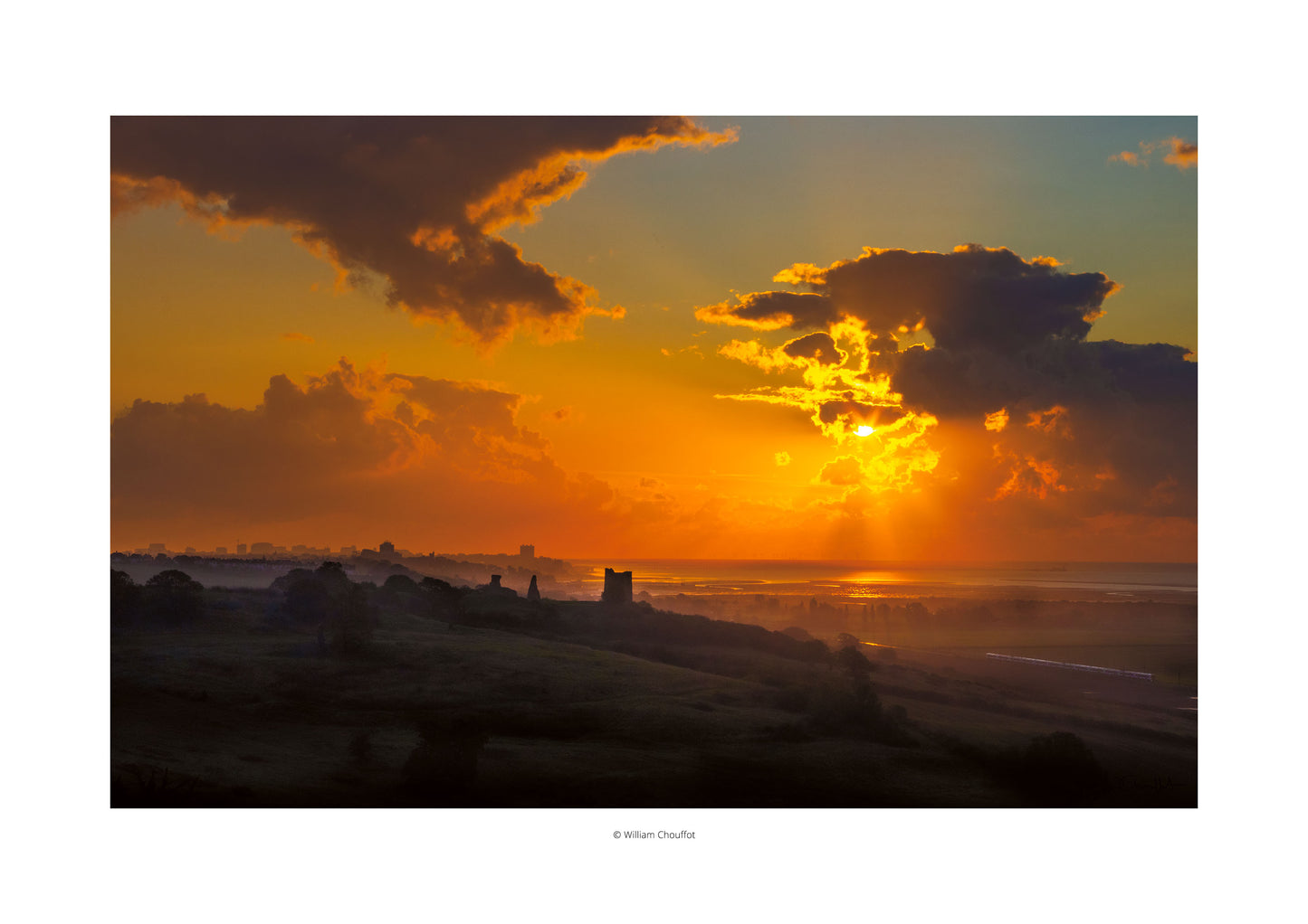 Hadleigh Castle at Sunrise – Historic Ruins and Thames Estuary View